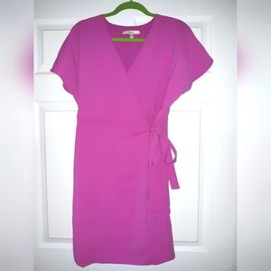 #268NWT Lark & Ro. Beautiful Fushia Color Wrap Midi  Dress. Size: Medium